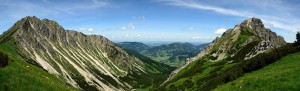 Blick zwischen Ponten und Rohnenspitze