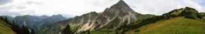 Panorama oberhalb der Oberen Roßalpe von Krinnenspitze bis Gaishorn